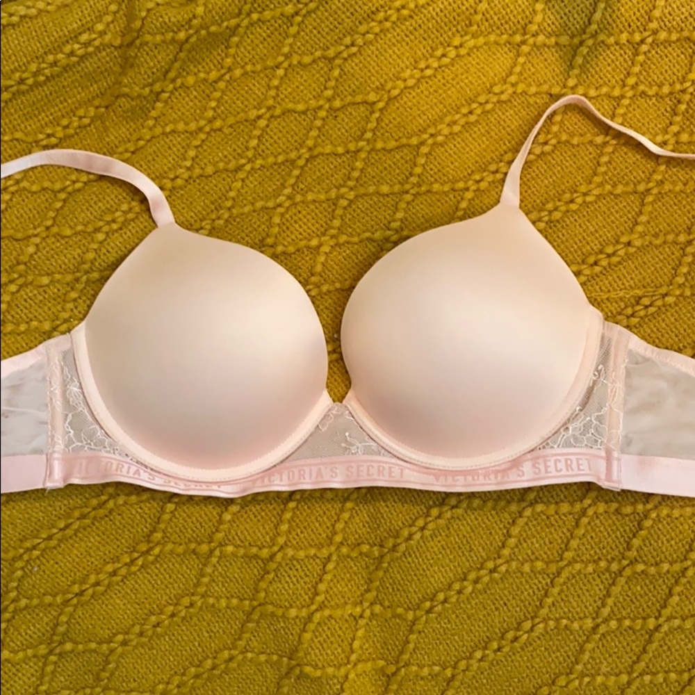 Baby pink Victoria secret push up bra